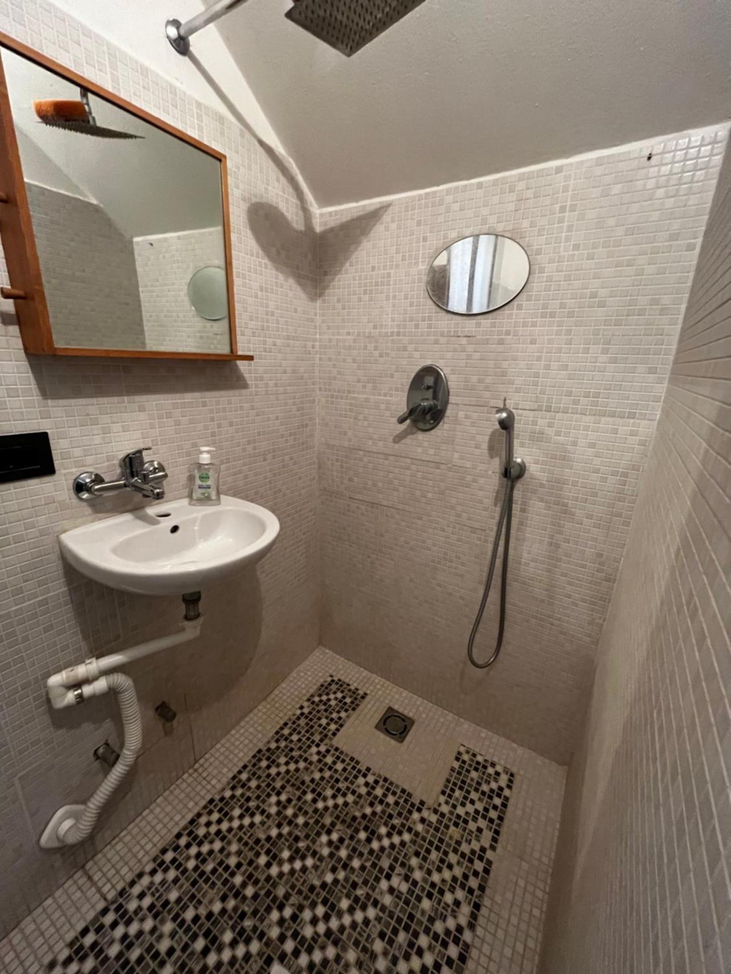 Camera Con Bagno Mirjana Cislago Luaran gambar