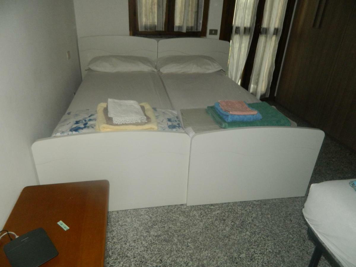 Camera Con Bagno Mirjana Cislago Luaran gambar